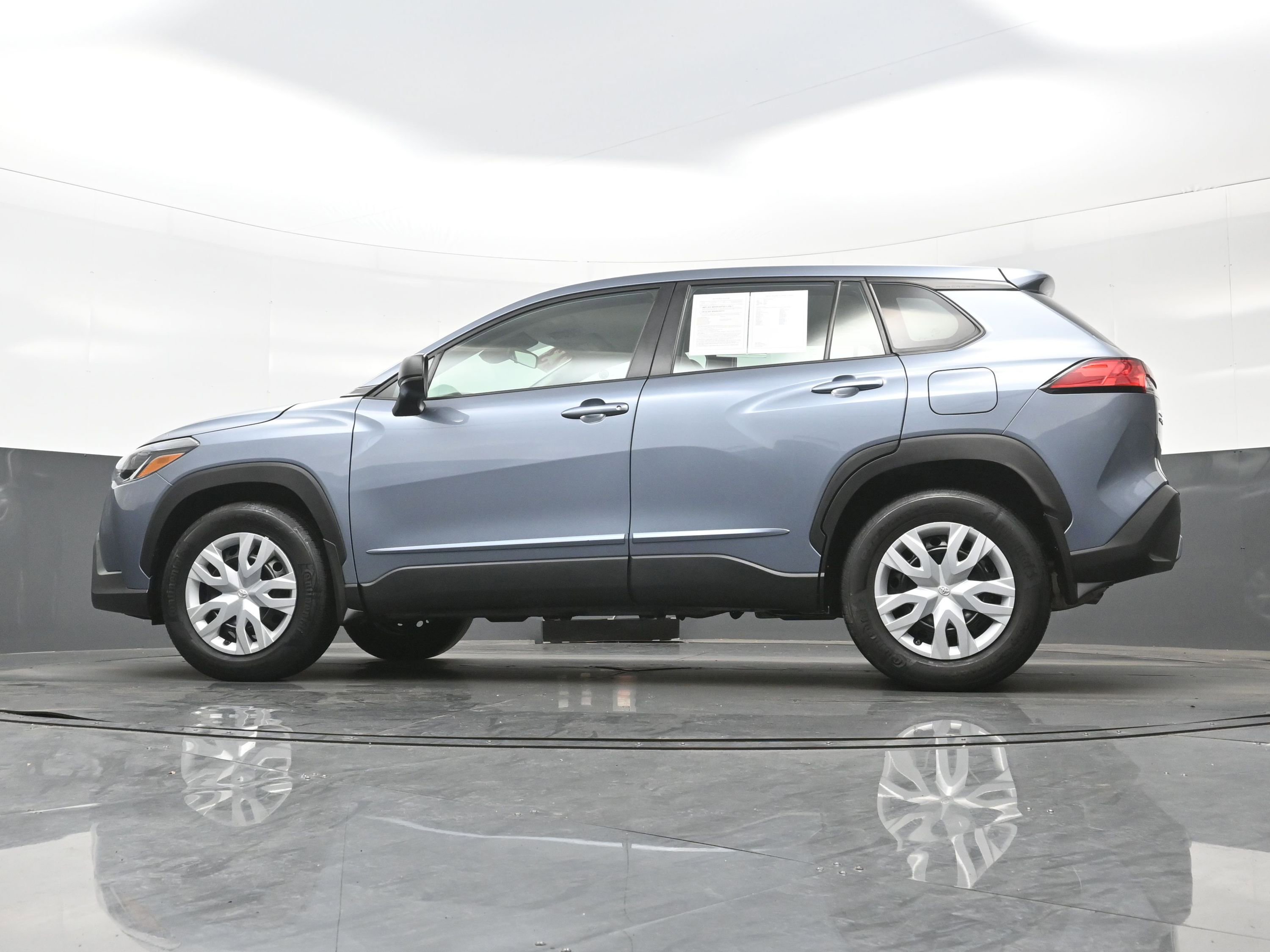 Used 2023 Toyota Corolla Cross L image 26