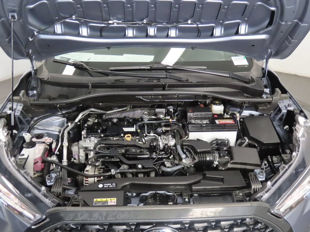 Used 2022 Toyota Corolla Cross LE AWD/4WD image 44
