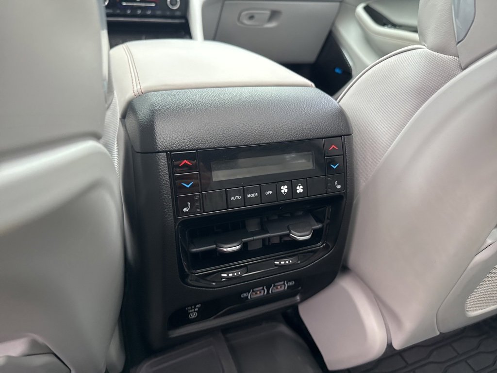 Used 2022 Jeep Grand Cherokee Overland w/ Luxury Tech Group IV image 41