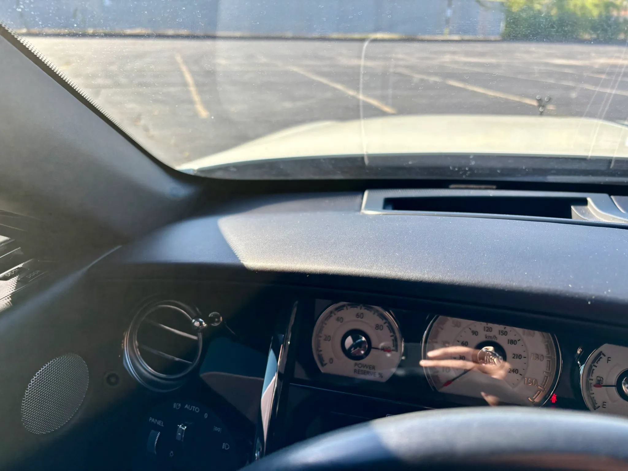 Used 2016 Rolls-Royce Wraith RWD image 22