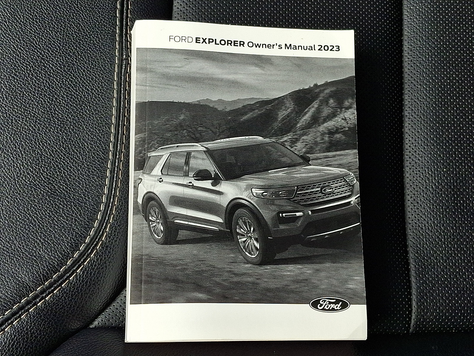 Used 2023 Ford Explorer ST w/ Equipment Group 401A AWD/4WD image 31