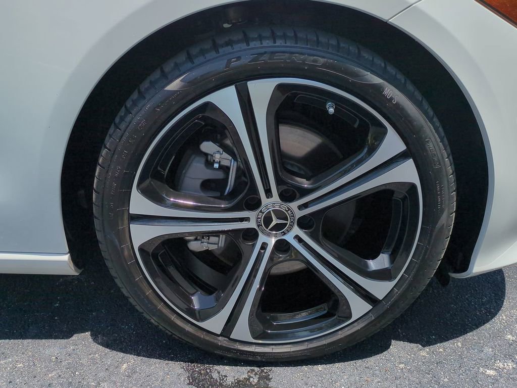 Used 2025 Mercedes-Benz C 300 Sedan image 11