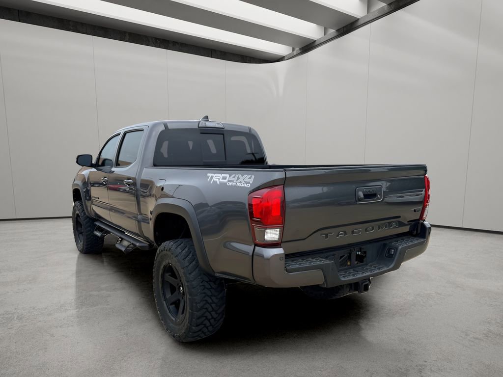 Used 2019 Toyota Tacoma TRD Off-Road w/ Technology Package AWD/4WD image 3