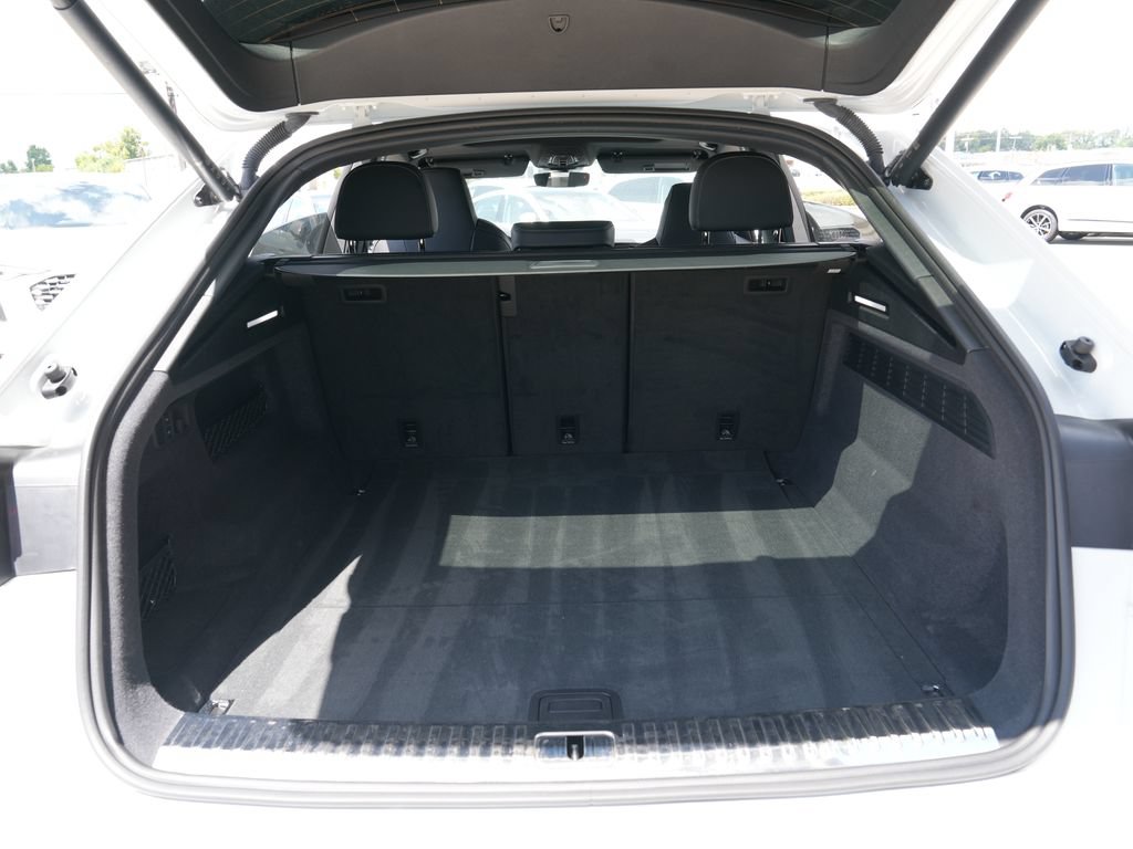 Used 2023 Audi SQ8 Prestige AWD/4WD image 14
