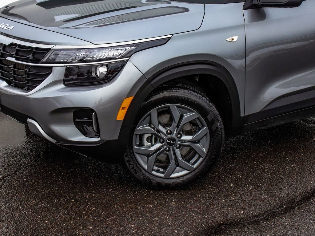 Used 2025 Kia Seltos LX AWD/4WD image 45