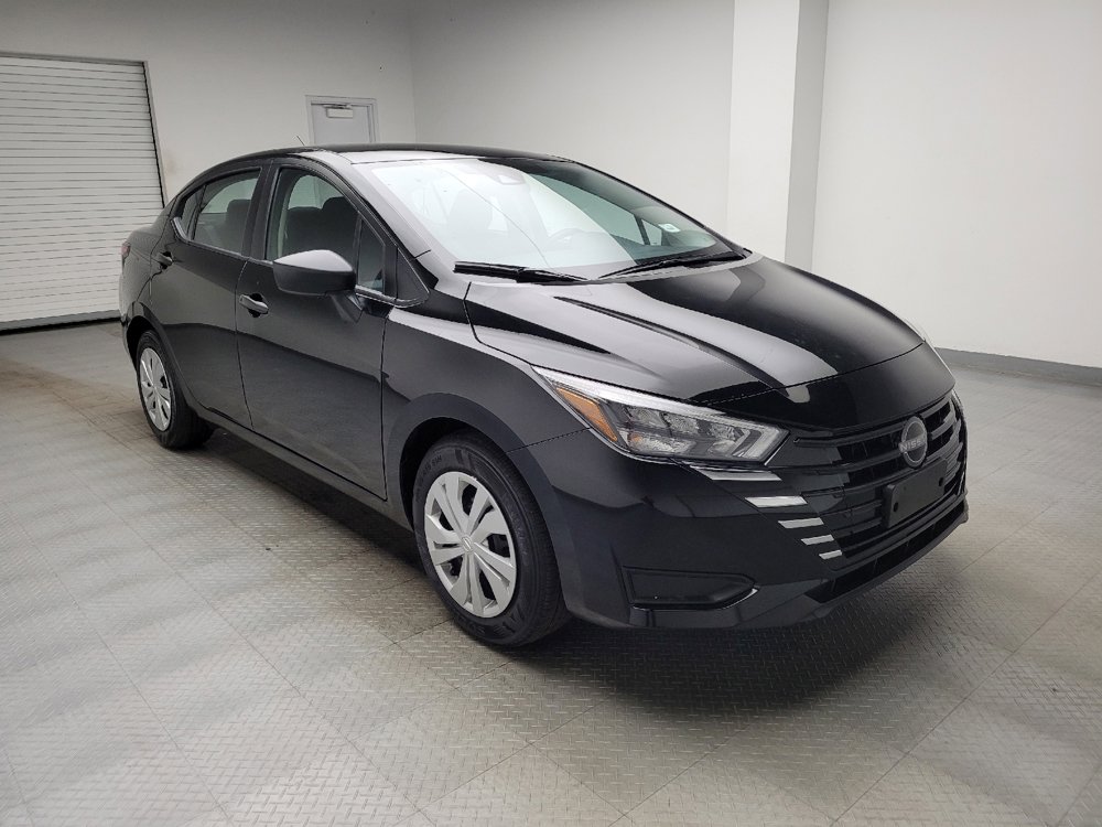 Used 2025 Nissan Versa S FWD image 13