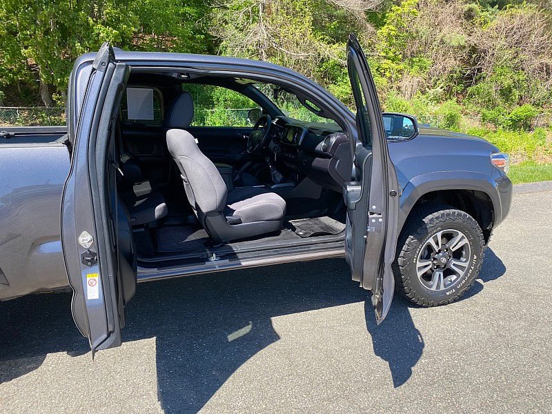 Used 2019 Toyota Tacoma TRD Sport w/ Technology Package AWD/4WD image 10