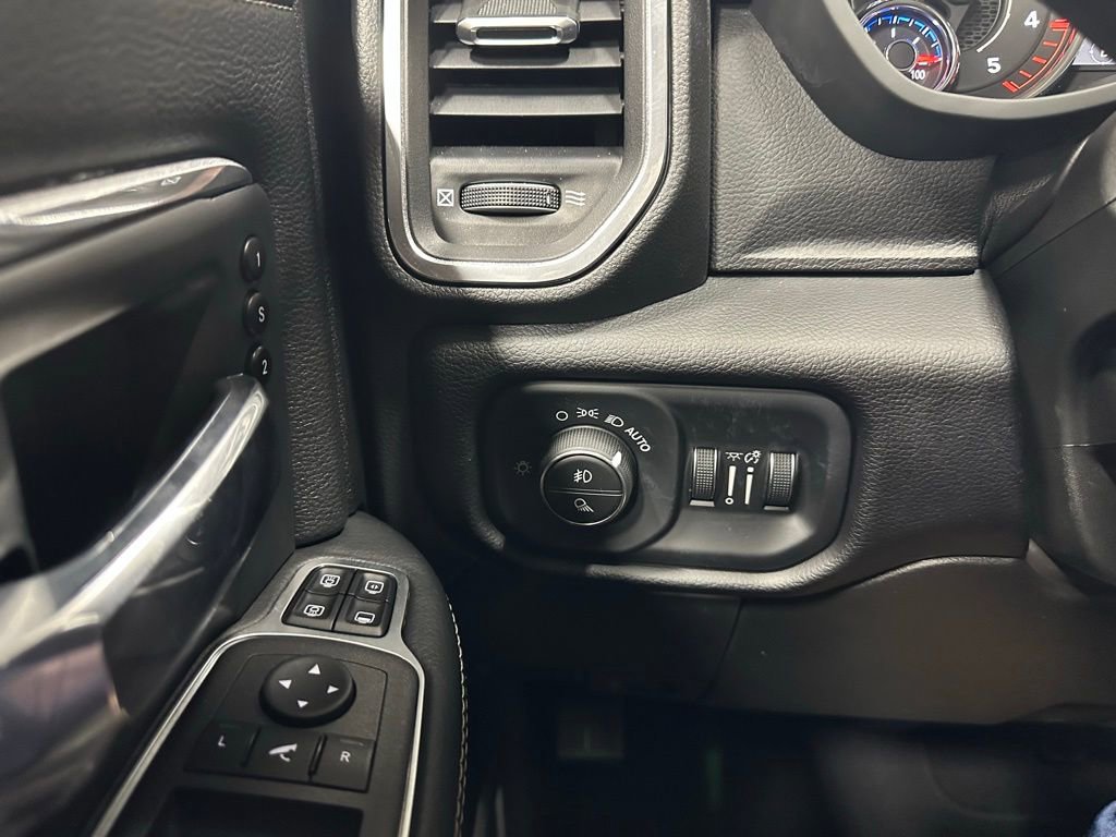 Used 2024 RAM 3500 Laramie image 17