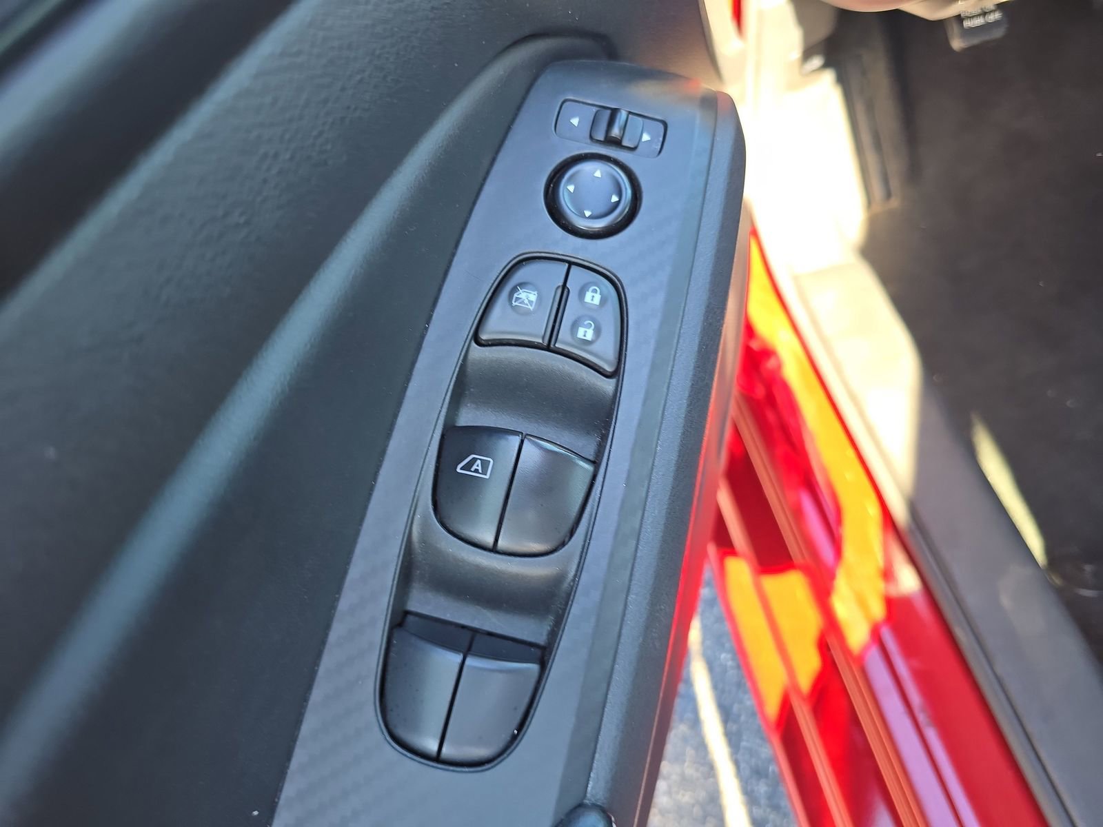 Used 2024 Nissan Altima 2.5 SV image 14