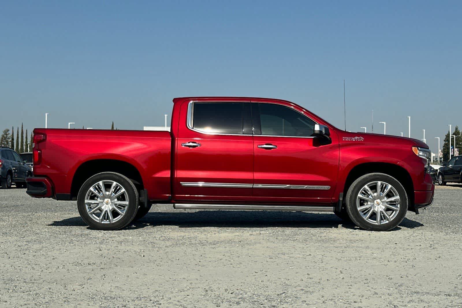 Used 2023 Chevrolet Silverado 1500 High Country w/ High Country Premium Package AWD/4WD image 9