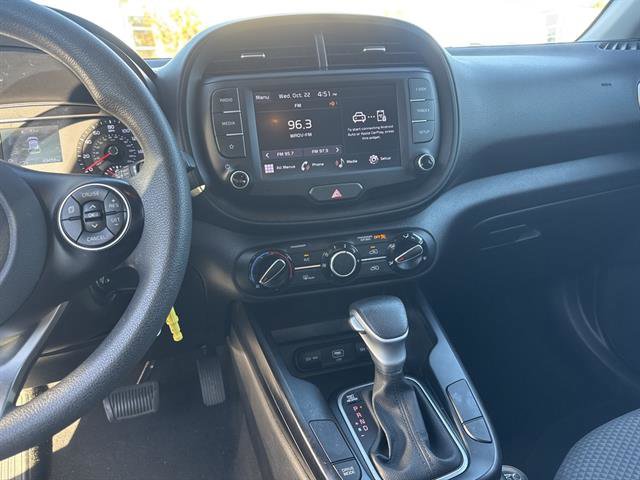 Used 2022 Kia Soul LX image 14