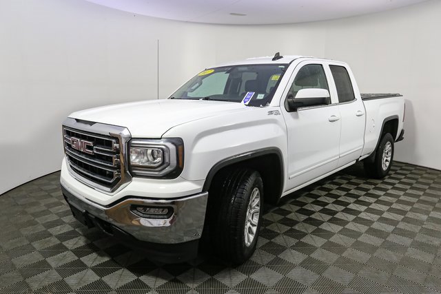 Used 2017 GMC Sierra 1500 SLE w/ SLE Value Package image 5
