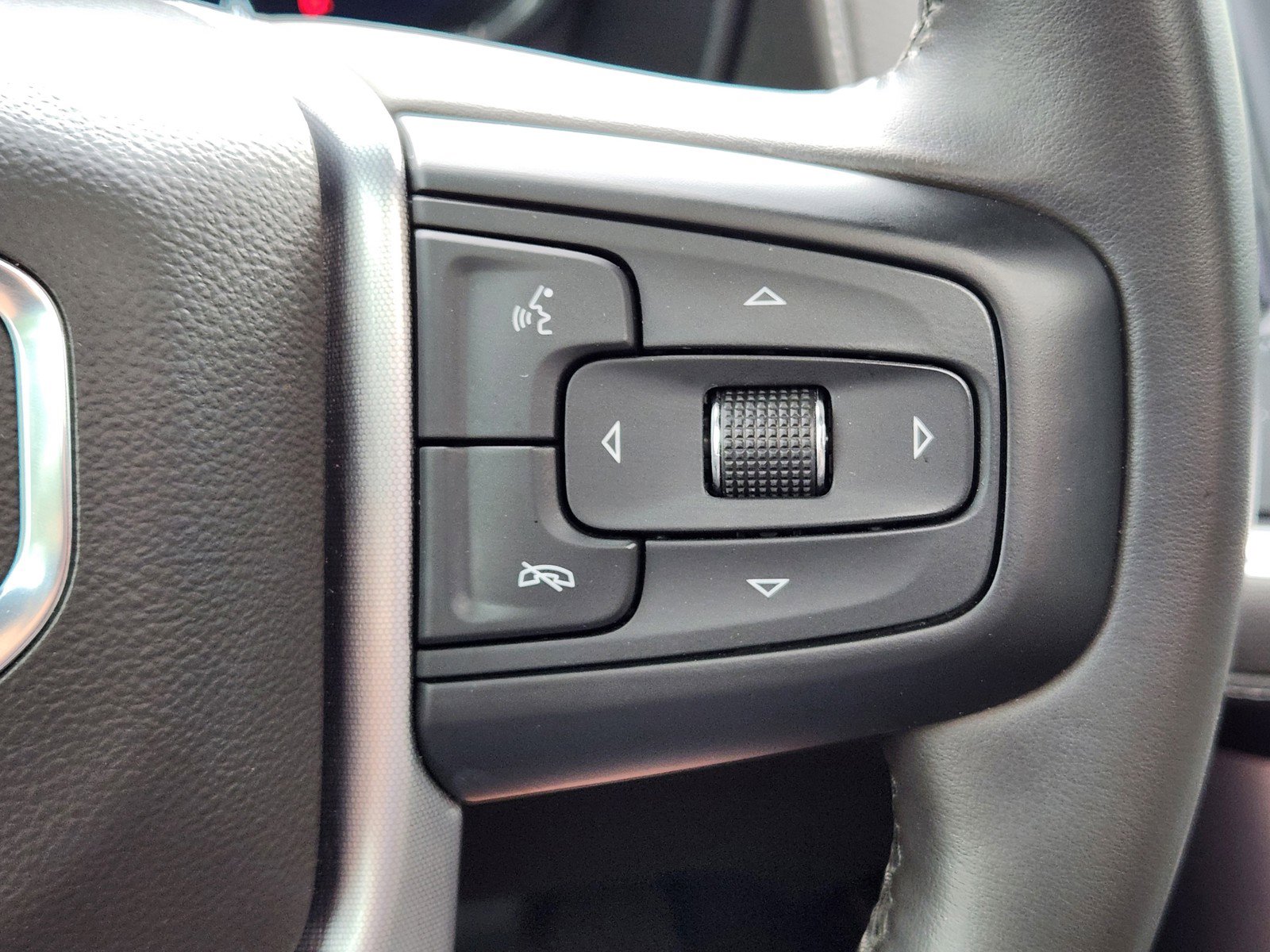 Used 2023 GMC Yukon SLT w/ SLT Premium Package RWD image 25