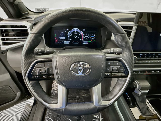 Used 2025 Toyota Sequoia Platinum AWD/4WD image 11