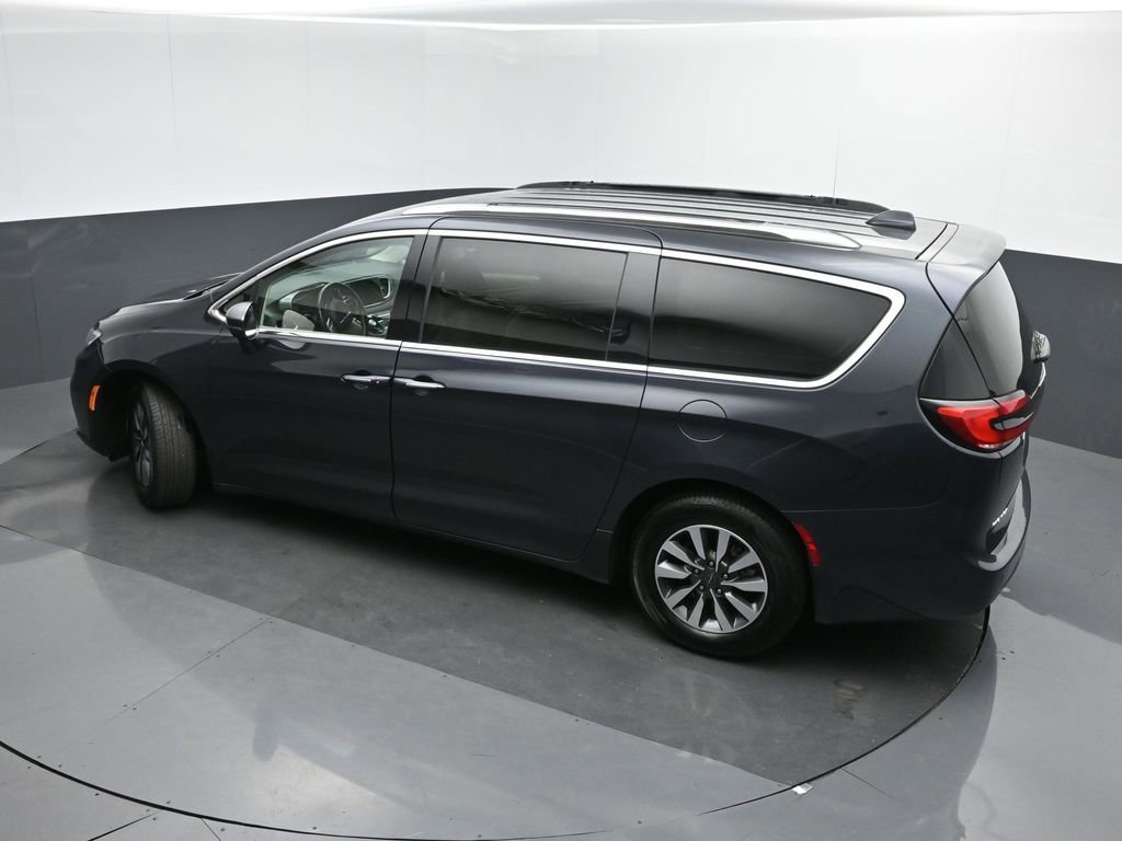 Used 2021 Chrysler Pacifica Touring-L image 35