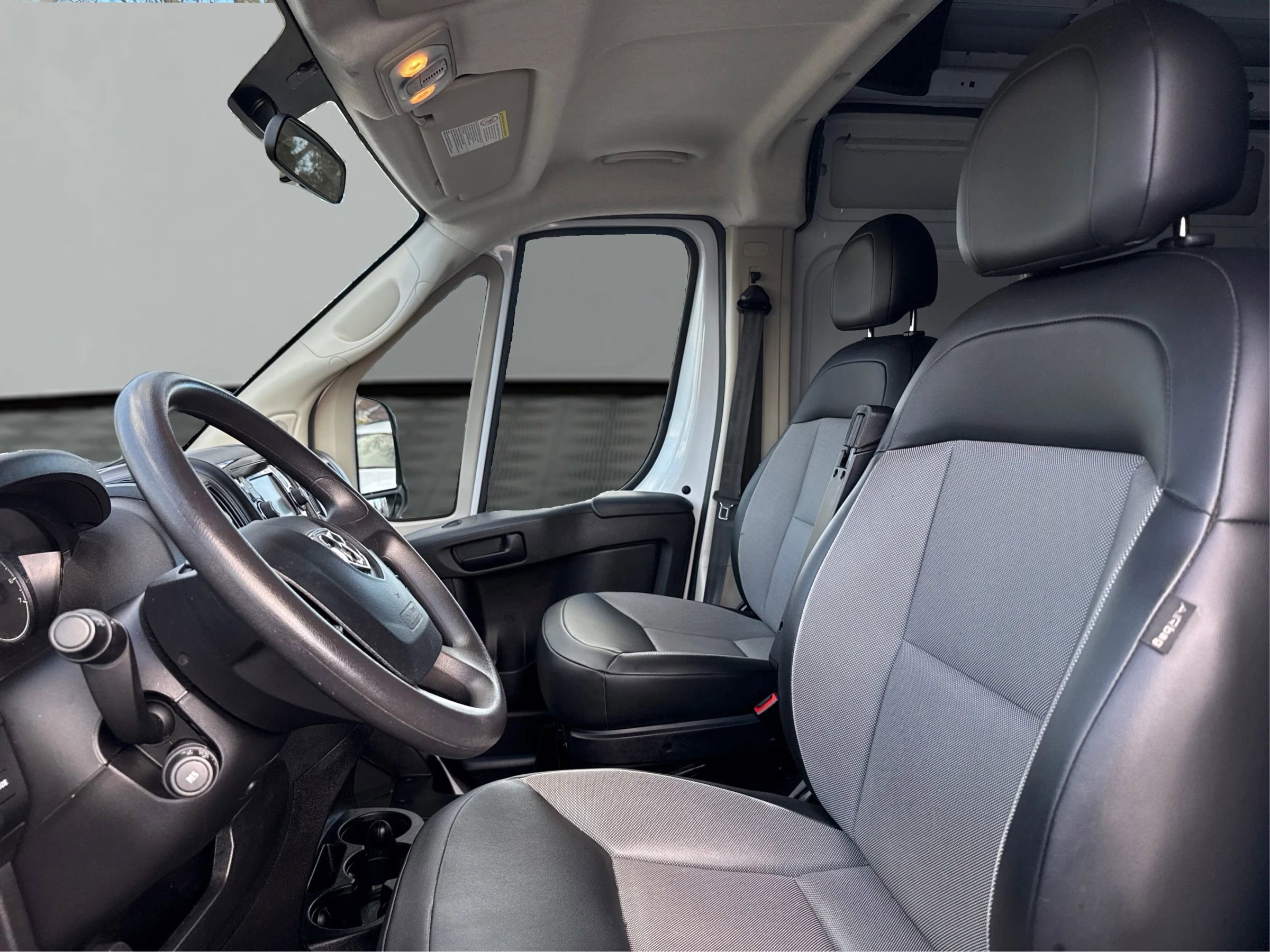 Used 2021 RAM ProMaster 2500 FWD image 9