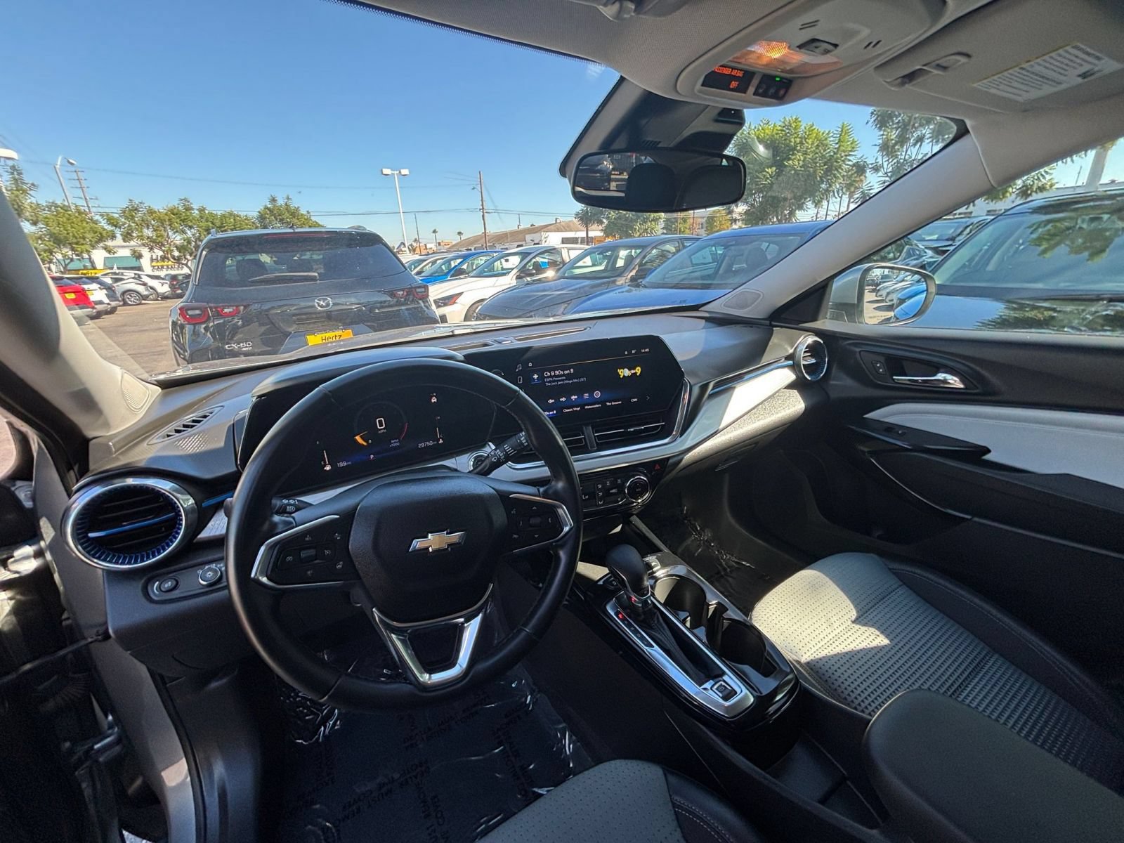 Used 2025 Chevrolet Trax LT w/ LT Convenience Package FWD image 33