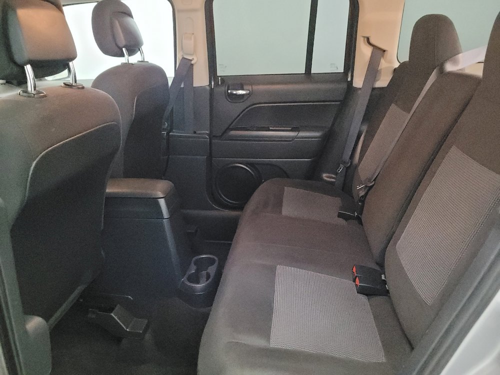 Used 2016 Jeep Patriot Sport w/ Power Value Group AWD/4WD image 18