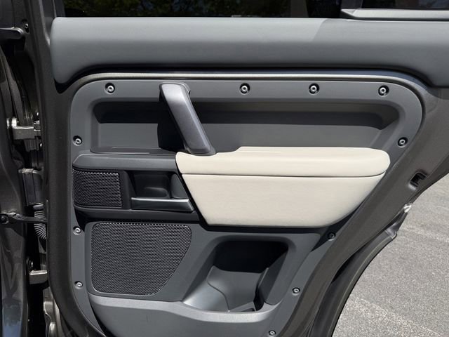 Used 2024 Land Rover Defender 110 X-Dynamic SE image 36