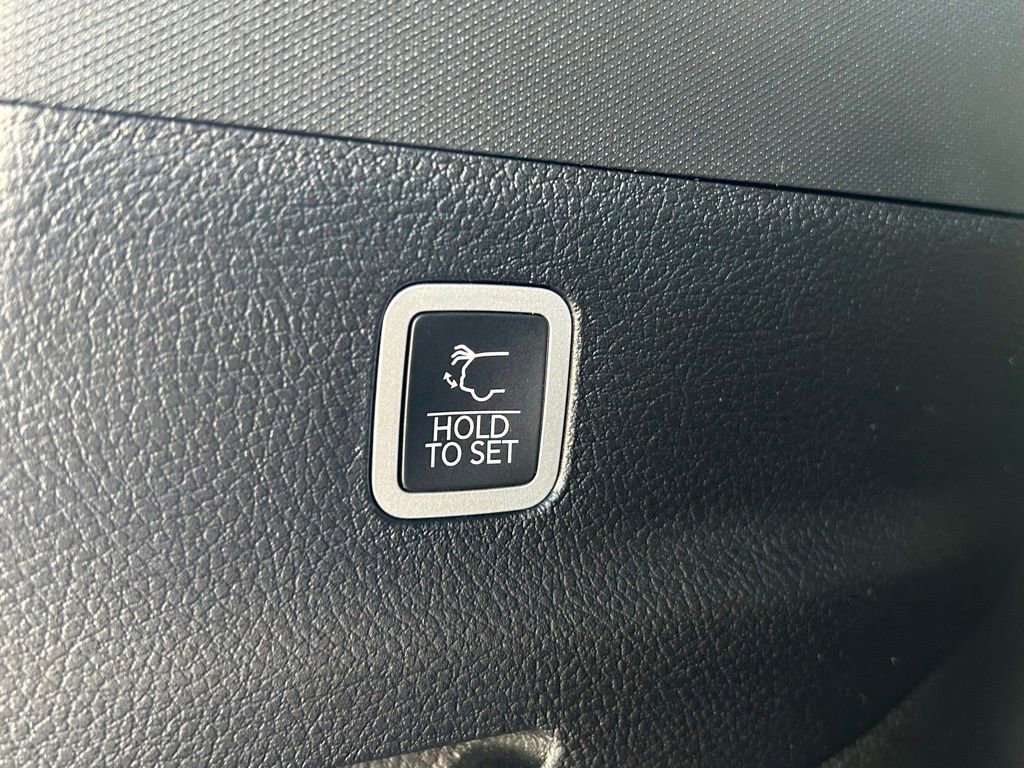 Certified 2024 Jeep Wagoneer L Base image 46