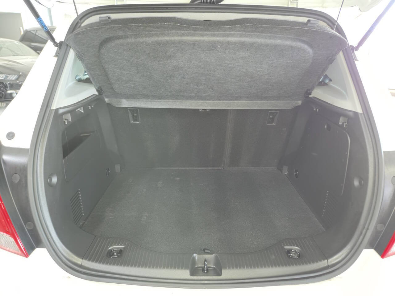 Used 2019 Chevrolet Trax LT w/ LT Convenience Package FWD image 23