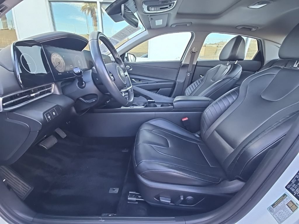 Used 2025 Hyundai Elantra Limited FWD image 30