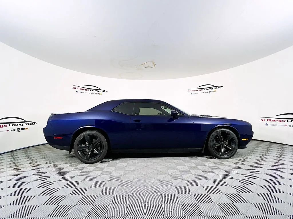 Used 2013 Dodge Challenger R/T image 9