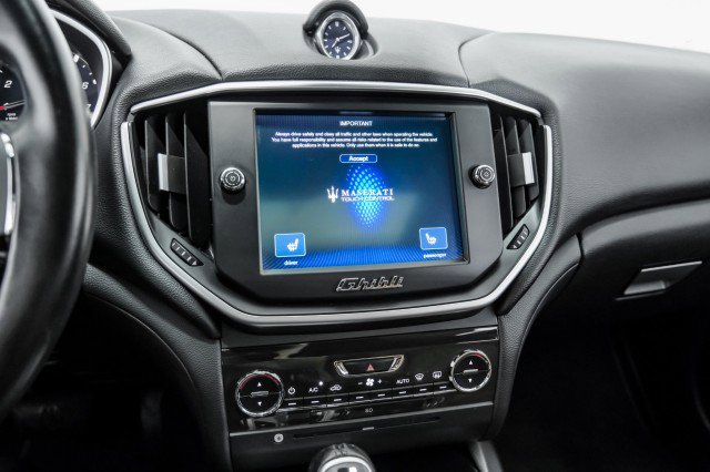 Used 2016 Maserati Ghibli RWD image 27