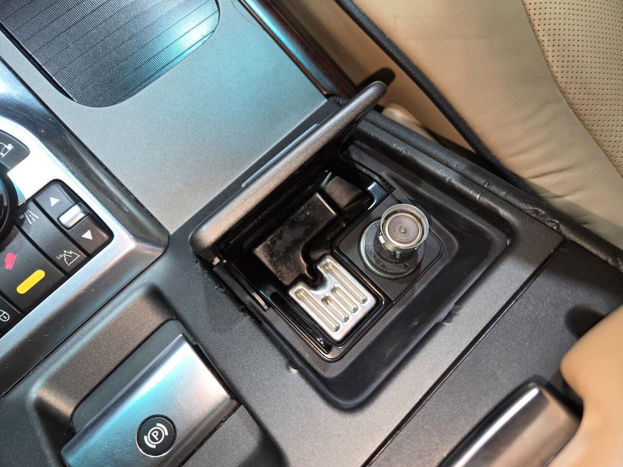 Used 2012 Land Rover Range Rover HSE LUX image 74