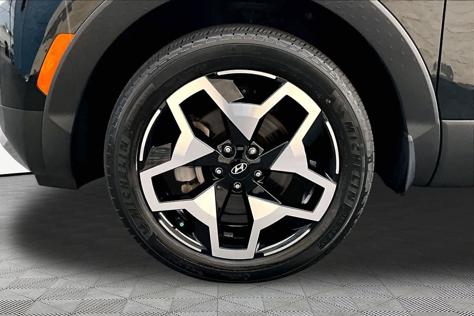 Used 2023 Hyundai Santa Cruz Limited AWD/4WD image 19