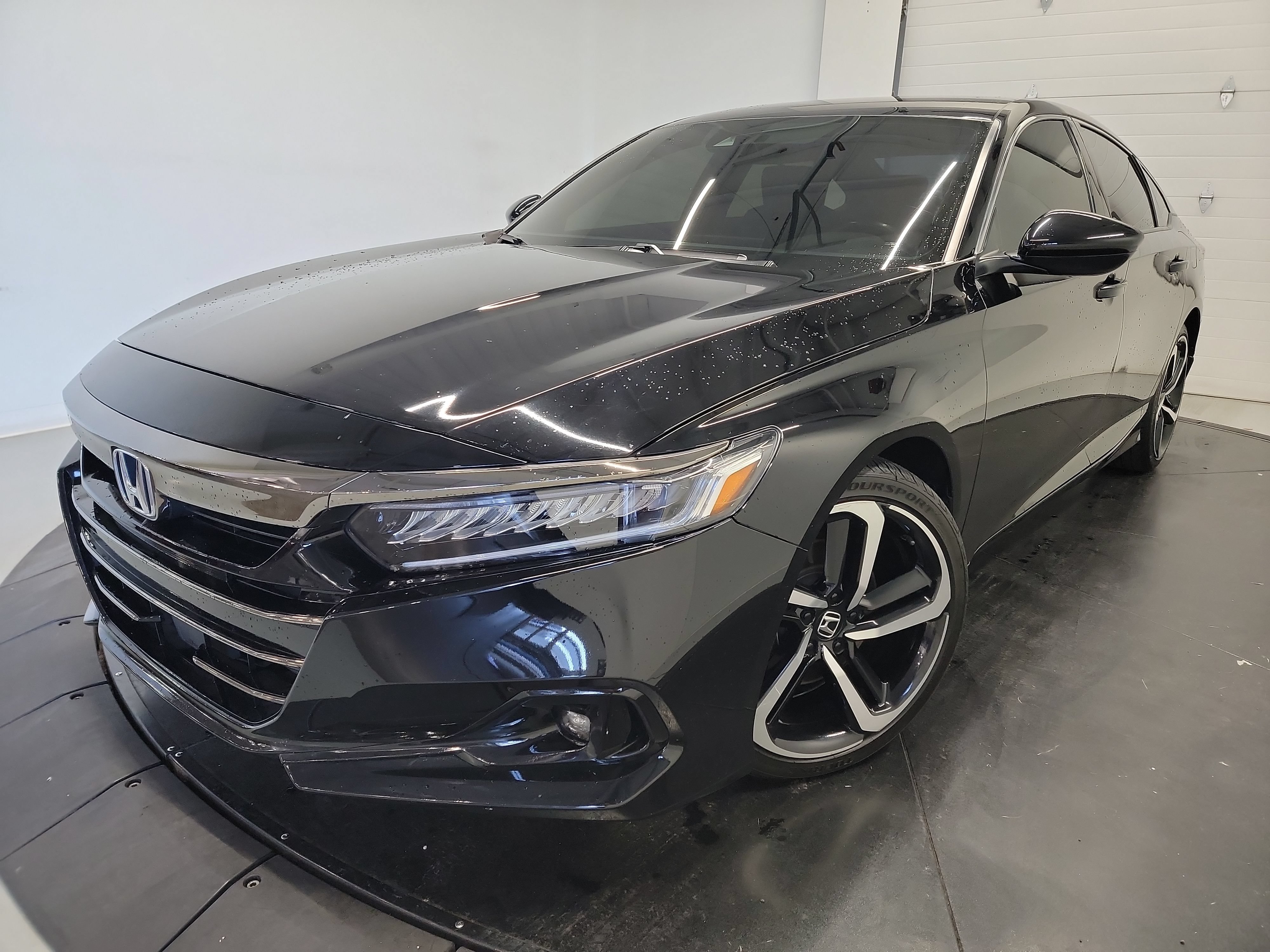 Used 2022 Honda Accord Sport image 3