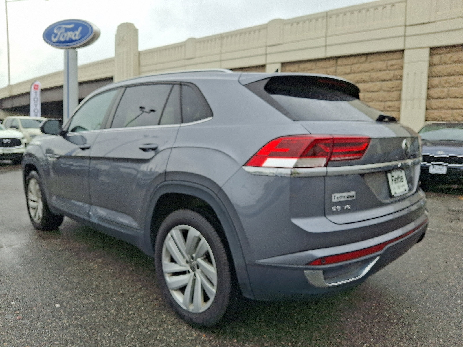 Used 2020 Volkswagen Atlas Cross Sport SE image 6