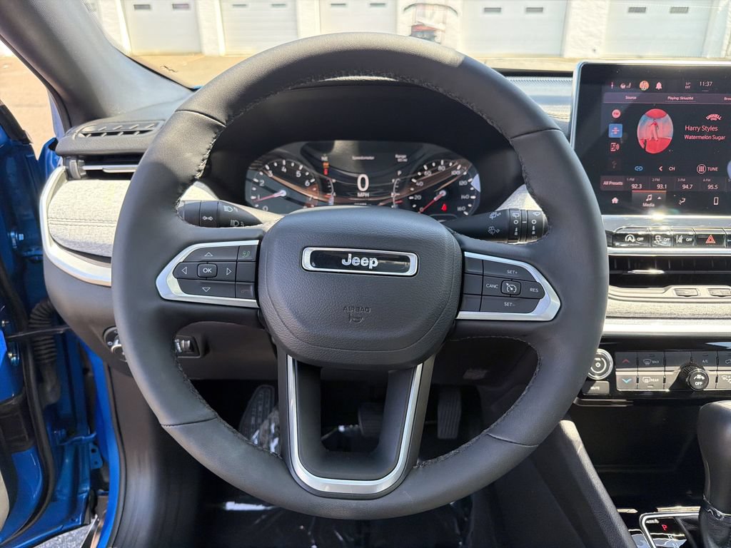 Used 2023 Jeep Compass Latitude w/ Sun and Sound Group AWD/4WD image 22