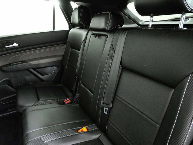 Used 2023 Volkswagen Atlas Cross Sport SE w/ Panoramic Sunroof Package image 15
