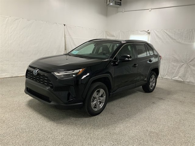Used 2024 Toyota RAV4 LE AWD/4WD image 2