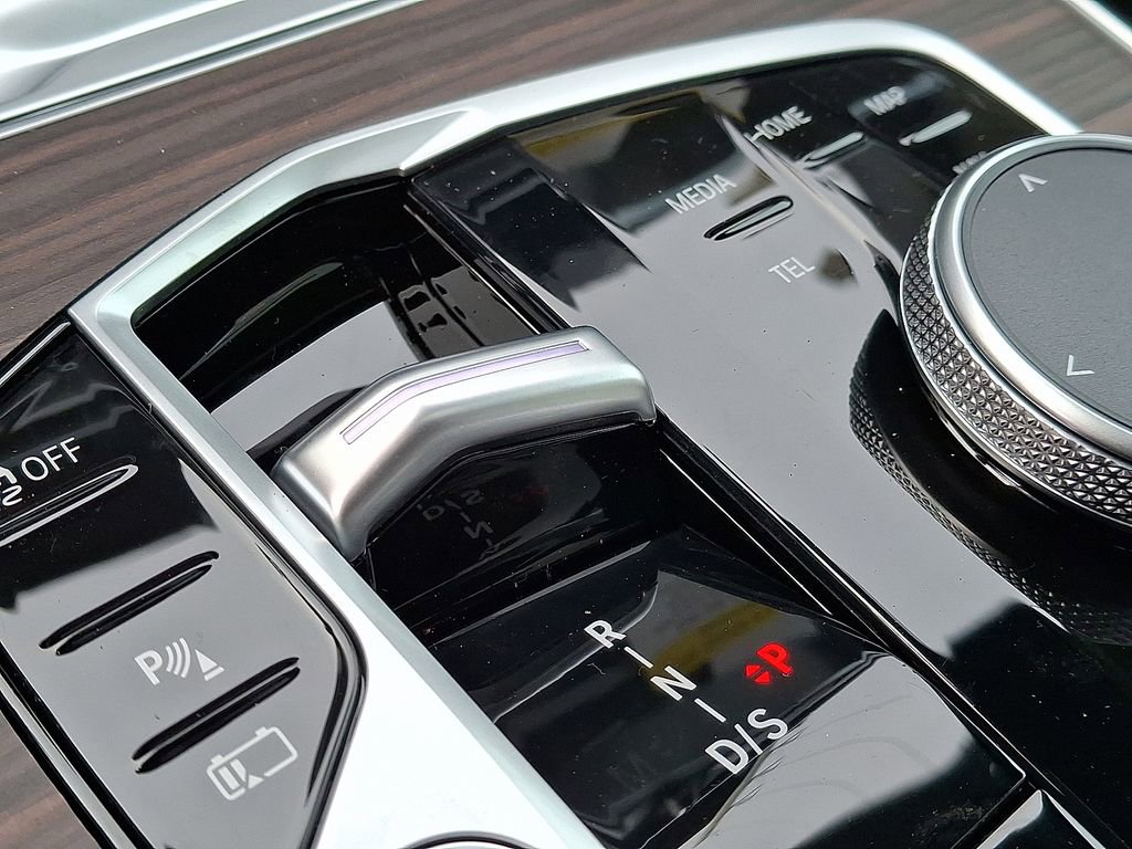 New 2026 BMW X5 xDrive50e w/ Premium Package image 12