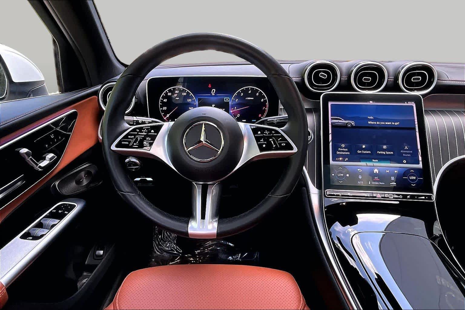 Used 2023 Mercedes-Benz GLC 300 4MATIC image 6