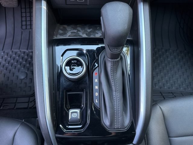 Used 2024 Chevrolet Colorado Trail Boss w/ Advanced Trailering Package AWD/4WD image 18