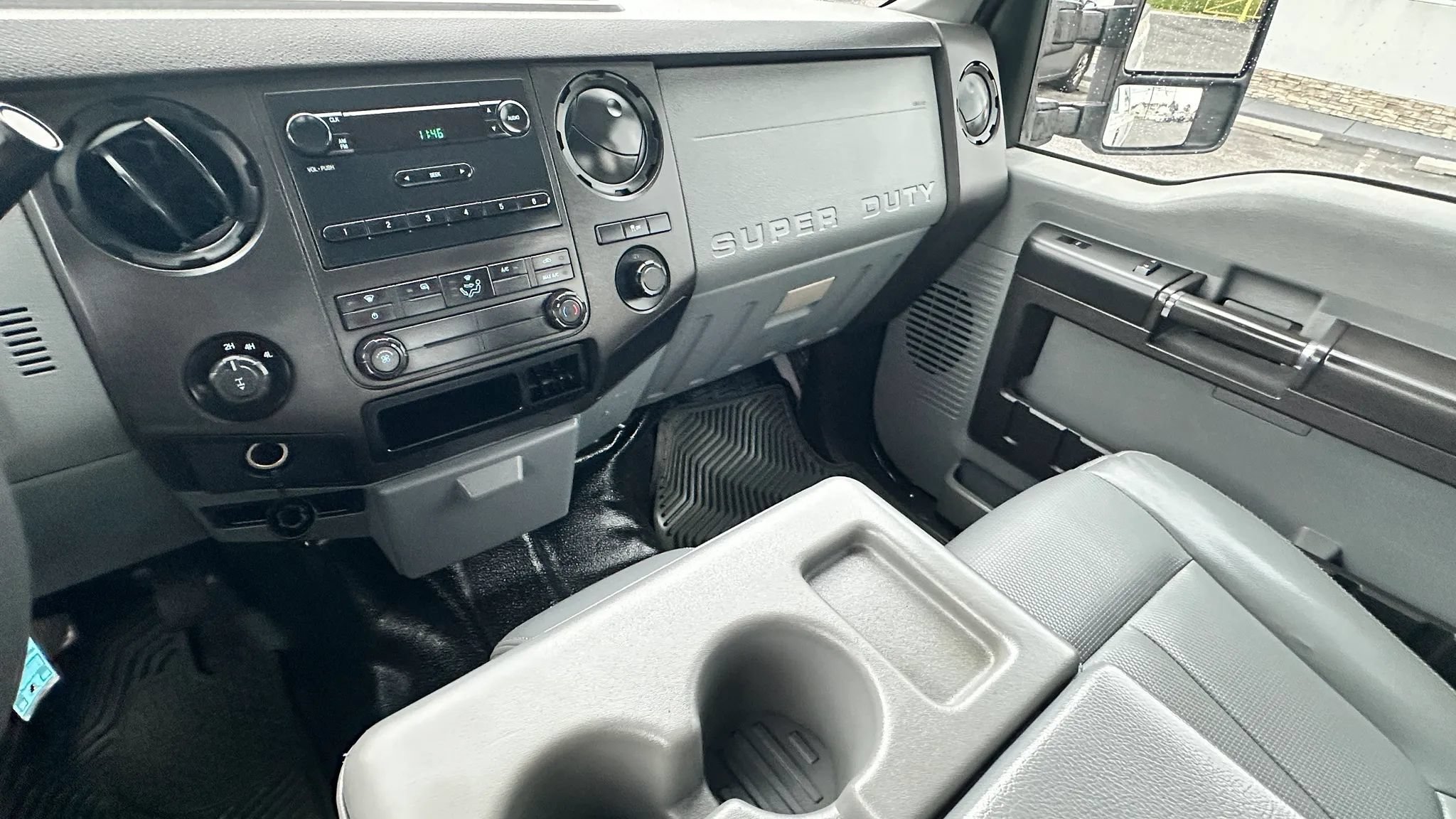Used 2015 Ford F250 XL w/ Power Equipment Group AWD/4WD image 17