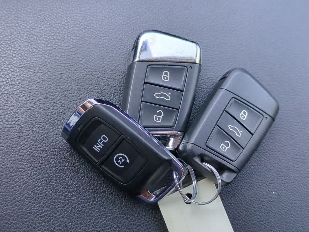 Used 2023 Volkswagen Atlas SE AWD/4WD image 32