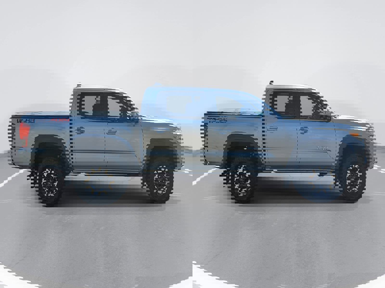 Used 2016 Toyota Tacoma TRD Off-Road w/ Premium & Technology Package image 4