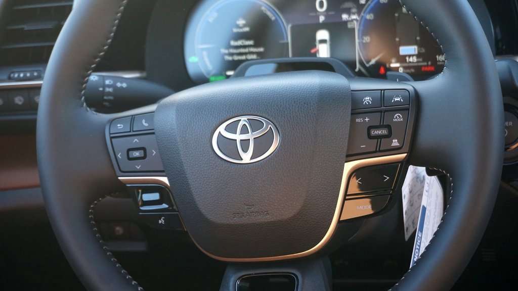 New 2025 Toyota Crown Signia image 15