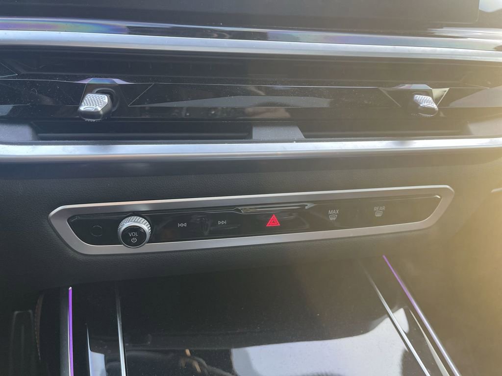 Used 2023 BMW X7 M60i image 26