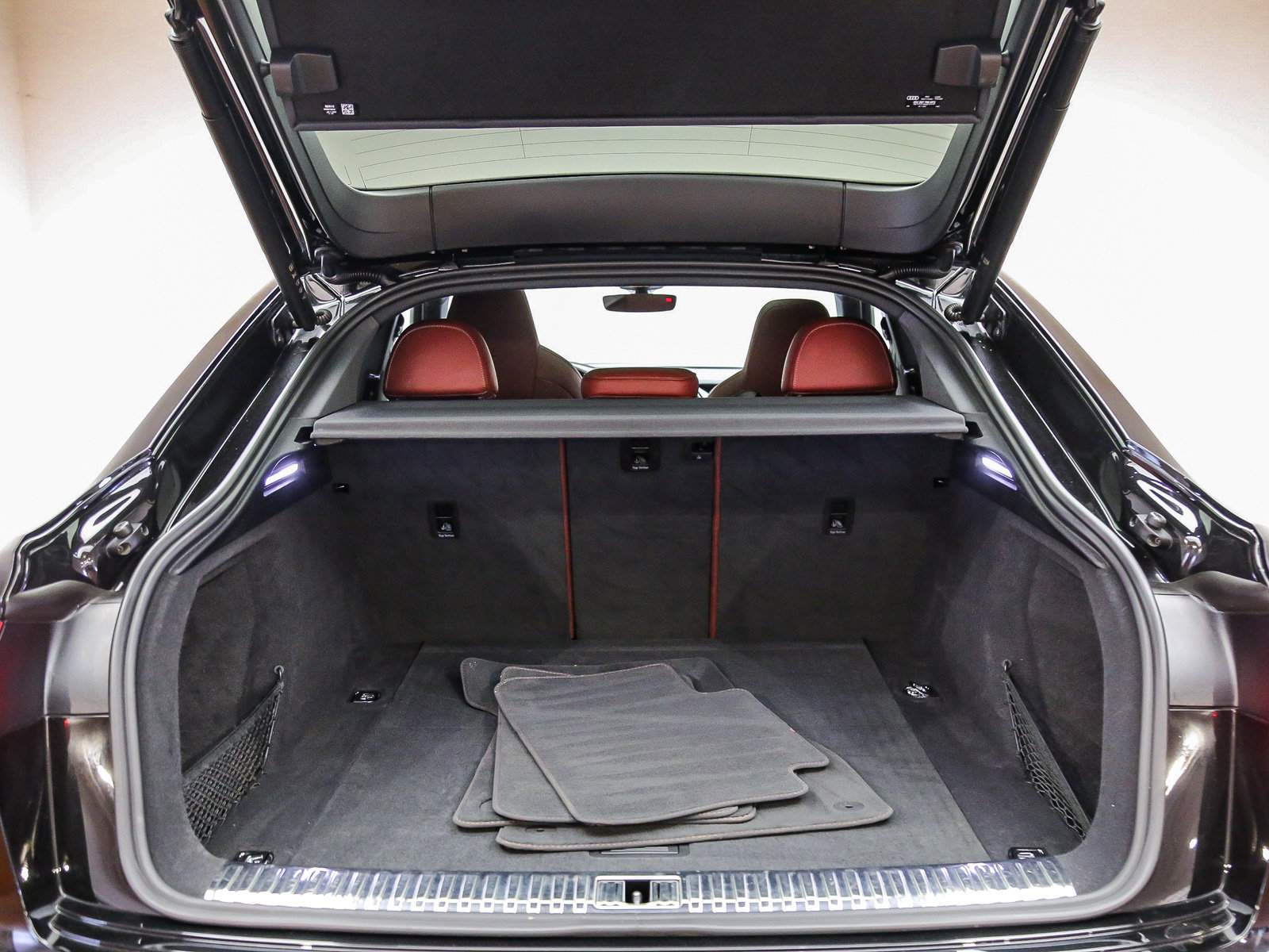 Used 2023 Audi e-tron S Prestige w/ Prestige Package AWD/4WD image 35
