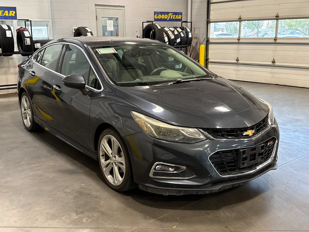 Used 2017 Chevrolet Cruze Premier FWD image 3