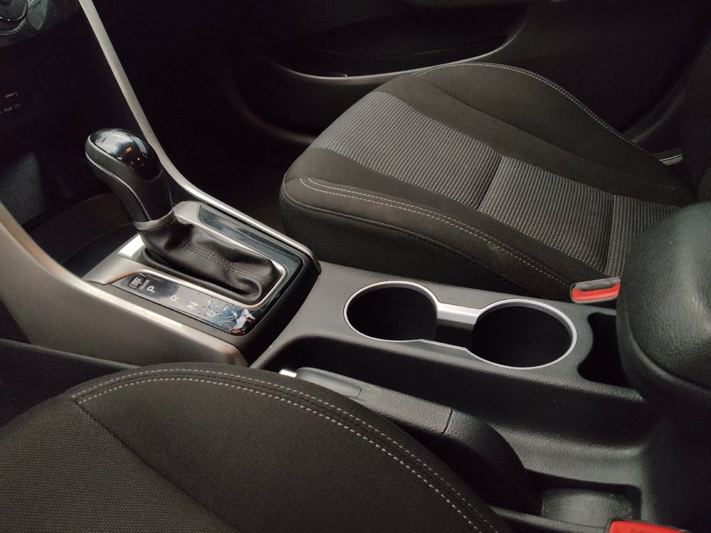 Used 2017 Hyundai Elantra GT image 26