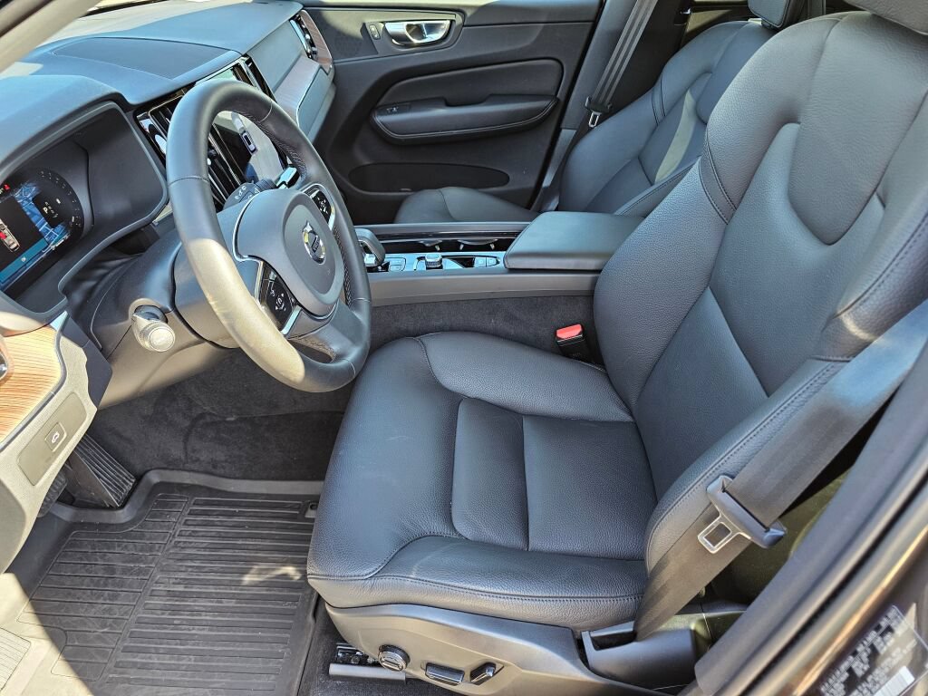 Used 2023 Volvo XC60 B5 Plus w/ Climate Package AWD/4WD image 21