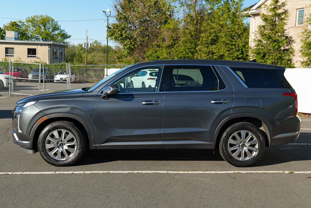 Used 2023 Hyundai Palisade SE AWD/4WD image 4