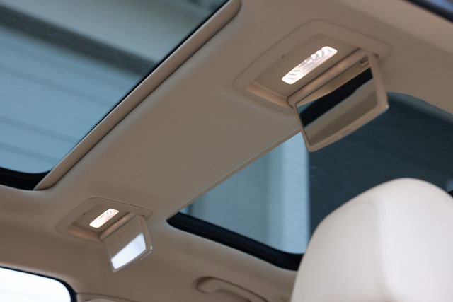 Used 2018 BMW 740i image 28