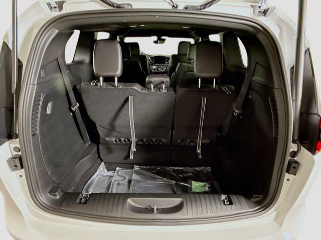 New 2026 Chrysler Pacifica Select image 25